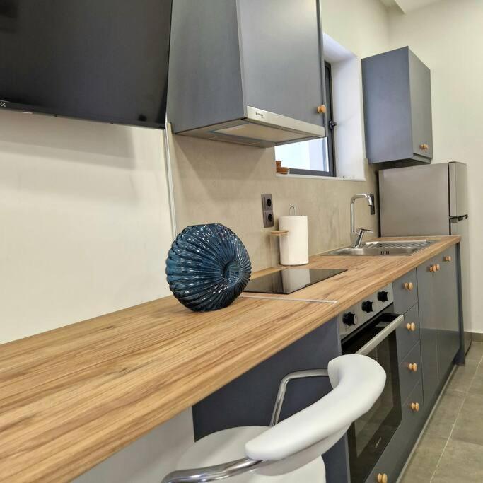 Farisma - Bright And Central Apt In Kalamata Exterior foto